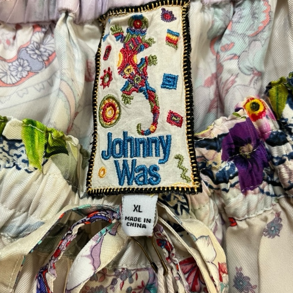 NEW WITH TAG JOHNNY WAS SIZE XL
Beautiful vibrant floral colors - Picture 12 of 13